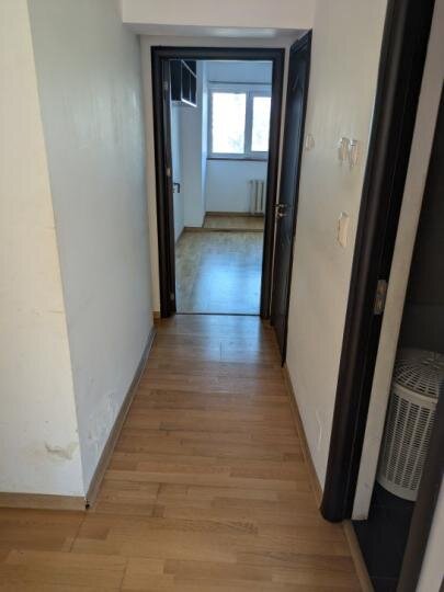 Mosilor/ Stefan cel Mare / dec et 3 / bl 1981 /Metroul Obor / 2 minute /