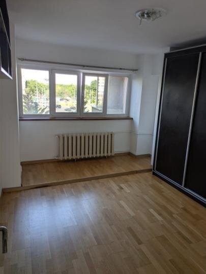 Mosilor/ Stefan cel Mare / dec et 3 / bl 1981 /Metroul Obor / 2 minute /