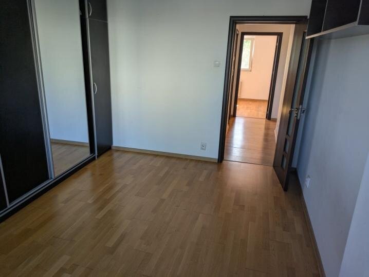 Mosilor/ Stefan cel Mare / dec et 3 / bl 1981 /Metroul Obor / 2 minute /