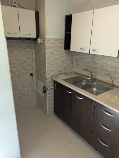 Mosilor/ Stefan cel Mare / dec et 3 / bl 1981 /Metroul Obor / 2 minute /