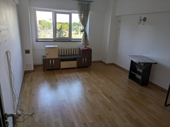 Mosilor/ Stefan cel Mare / dec et 3 / bl 1981 /Metroul Obor / 2 minute /