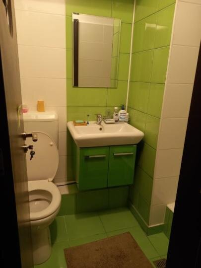 Mosilor/ Stefan cel Mare / dec et 3 / bl 1981 /Metroul Obor / 2 minute /